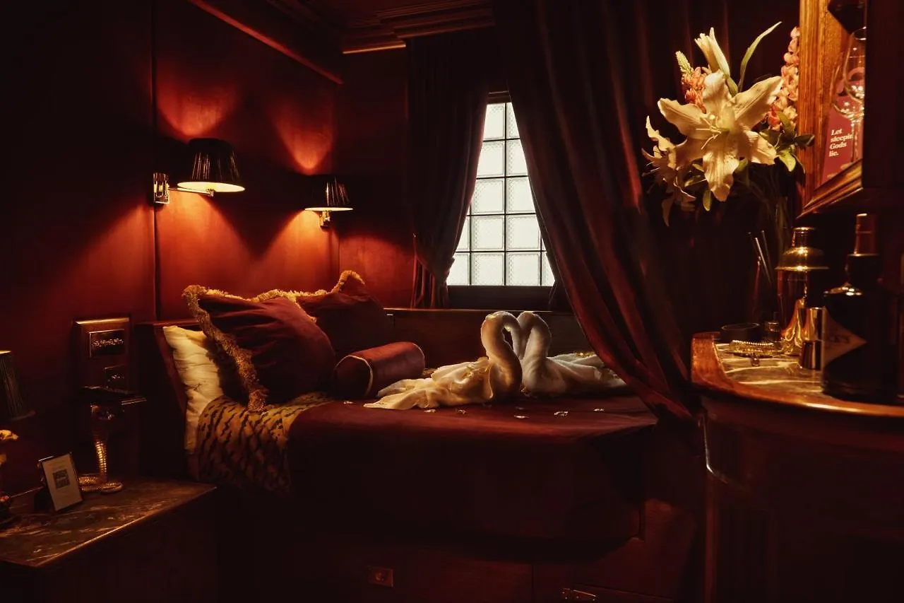 Hotel House Of Gods Royal Mile Edimburgo 4*,